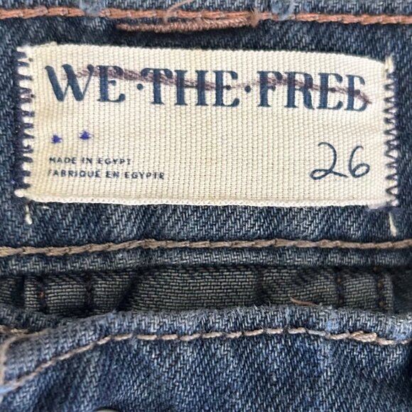 We The Free Blue Jay Belted Boyfriend Jean Size 26 Dark - Picture 5 of 7